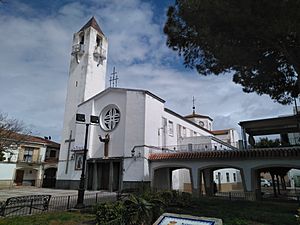 Archivo:Iglesia Parroquial de San San Enrique y Santa Teresa de Guadalcacín, Jerez de la Frontera . oblicuo