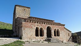 Archivo:Iglesia de San Juan en Jodra del Pinar