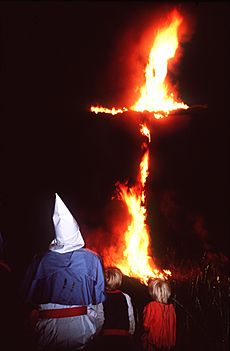 Archivo:KKK Burn resubmit