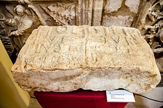 Lapida-fundacional-del-pueblo-de-ael-burgos-siglo-ix-x-julio-2020.jpg