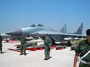 Archivo:MiG-29 18108 V i PVO VS, august 04, 2008