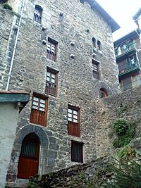 Archivo:Ondarroa, Casa torre Likona 1