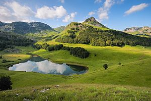 Archivo:Orlovačko jezero, Zelengora, nacionalni park Sutjeska