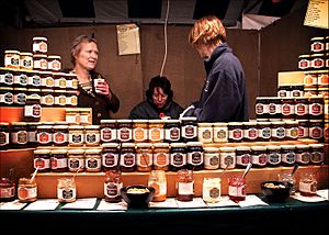Archivo:Pickles in London food fair