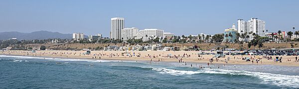 Archivo:Santa Monica Beach 01