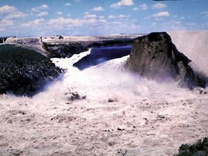 Archivo:Teton Dam failure