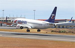 Archivo:Travel Service Boeing 737-8BK; OK-TVN@FNC;12.07.2011 607aq (5940051198)