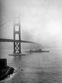Archivo:USS San Francisco (CA-38) enters San Francisco Bay, December 1942