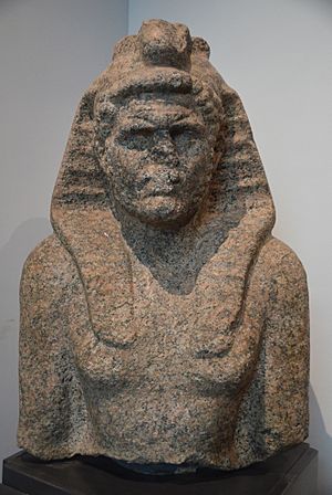 Archivo:Upper part of an Egyptian statue of Caracalla as a pharaoh, Alexandria National Museum, Egypt