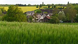Vue sur le village de Chevillon.jpg