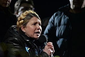 Archivo:Yulia Tymoshenko addressing Euromaidan with a speech. Kyiv, Ukraine. Events of February 22, 2014.