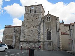 Église Saint-Martin (La Pommeraie-sur-Sèvre)01.jpg