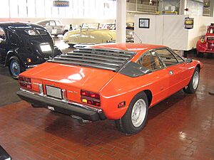 Archivo:1976LamborghiniUrracoP300-rear