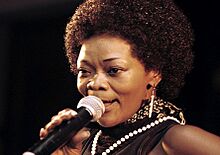 Brenda-Fassie.jpg