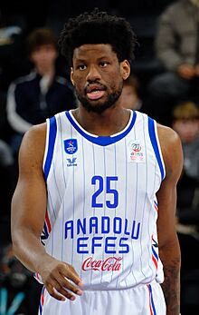 Daniel Oturu 25 Anadolu Efes TBSL 20241229 (4) (cropped).jpg