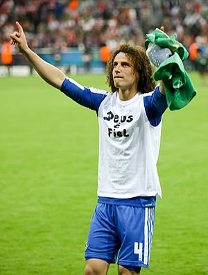 Archivo:David Luiz Champions League Final 2012