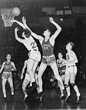 Archivo:GeorgeMikan