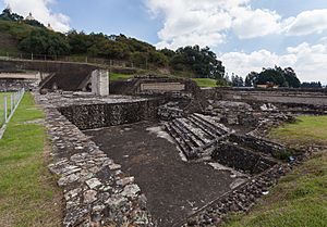 Archivo:Gran Pirámide de Cholula, Puebla, México, 2013-10-12, DD 06