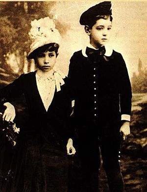 Archivo:Hijos de Arturo Prat