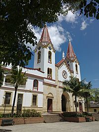 Archivo:Iglesia de Gacheta Cundinamarca