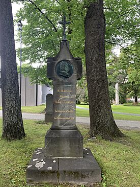 Archivo:Johan Ernst Gunnerus stone memorial
