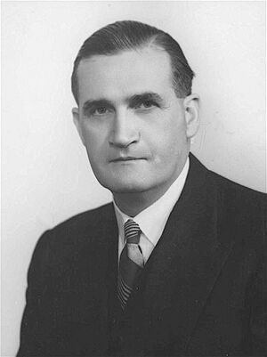 Archivo:John McEwen 1950