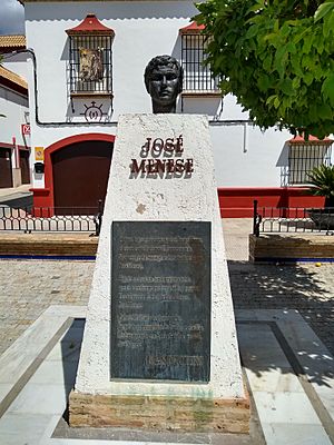 Archivo:Monumento a José Menese