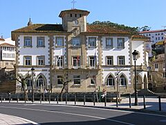 Muros.Galiza.04-2008 casa do concello