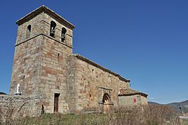 Nava de Santullan - Iglesia de San Juan Evangelista - 002 (33899597676).jpg