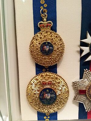 Archivo:Order of australia knight