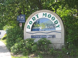 Archivo:Portmoody-welcomesign