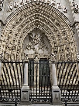 Archivo:Puerta de los Leones. Catedral de Toledo