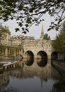 Archivo:Pulteney Bridge, Bath 2