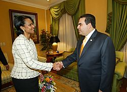 Archivo:Rice and Salvadoran President Saca
