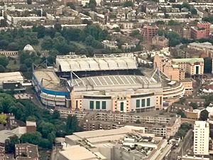 Archivo:Stamford Bridge, 30 June 2011 cropped