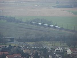 TGV quittant Ambérieu pour Lyon.JPG
