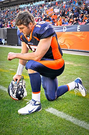 Archivo:Tim Tebow Tebowing