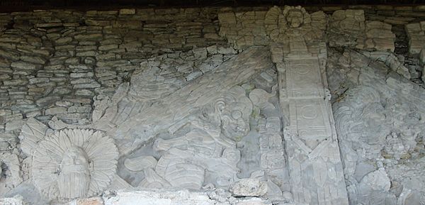 Archivo:Toniná stucco frieze