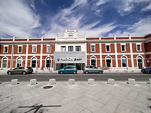 Archivo:Viaje Valladolid-Palencia en agosto de 2022 27