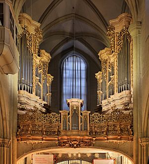 Archivo:Wien - Michaelerkirche, Orgel