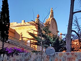 047 Torre Castanyer, c. Lluçanès 12-26 (Barcelona).jpg