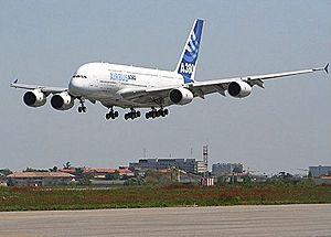 Archivo:1er vol de l' A380