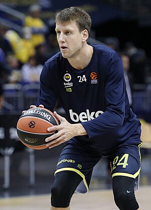 Archivo:2021-10-12 ALBA Berlin gegen Fenerbahçe SK (EuroLeague 2021-22) by Sandro Halank–040