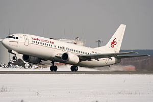 Archivo:Air Manas Boeing 737-400 Ates-1