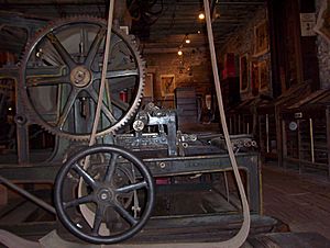 Archivo:Antique printing press at the Mark Twain Territorial Enterprise Museum, Virginia City, NV