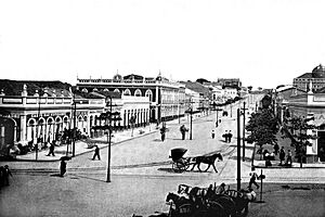 Archivo:Av Eduardo Ribeiro - Manaus