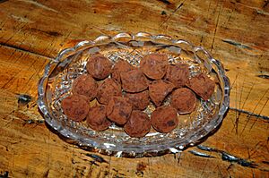 Archivo:Bowl of truffles