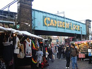 Archivo:Camden markets entrance