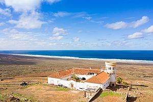 Archivo:Casa Winter in Cofete on Fuerteventura, Canary Islands, a view from above