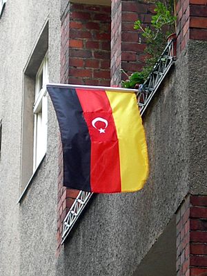 Archivo:Deutsch-Türkisch